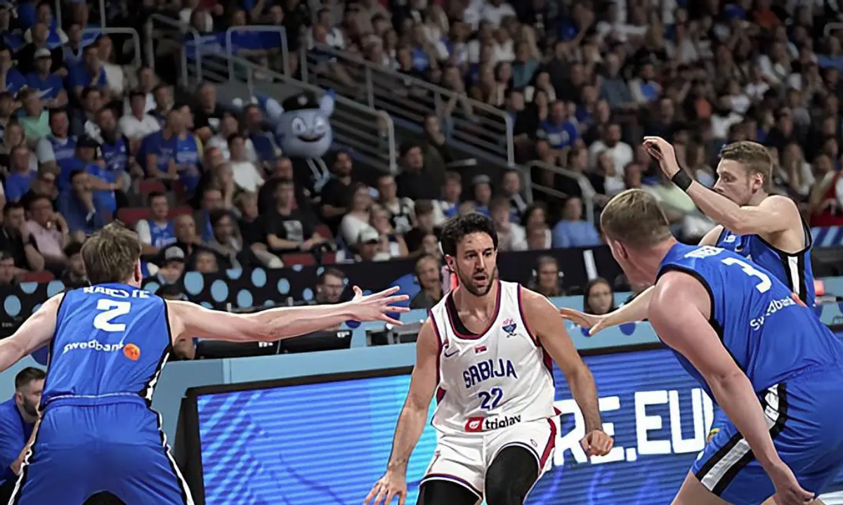 惨不忍睹!0分0板0助+3失误1被盖,有NBA履历的他不会打球了?