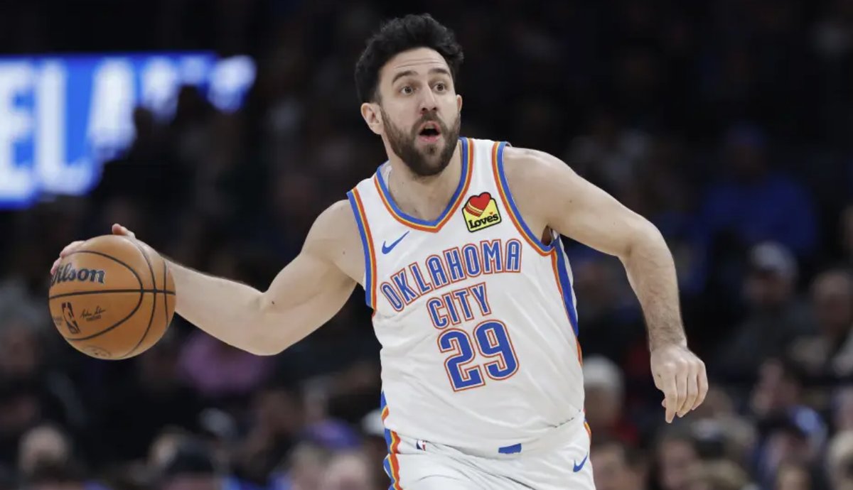 惨不忍睹!0分0板0助+3失误1被盖,有NBA履历的他不会打球了?