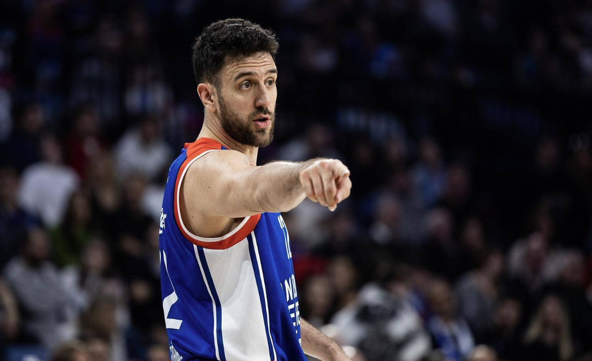 惨不忍睹!0分0板0助+3失误1被盖,有NBA履历的他不会打球了?