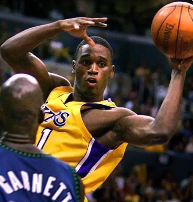 拉什说2004年湖人争冠失败因为科比 他为何诋毁曾称赞过他的科比？